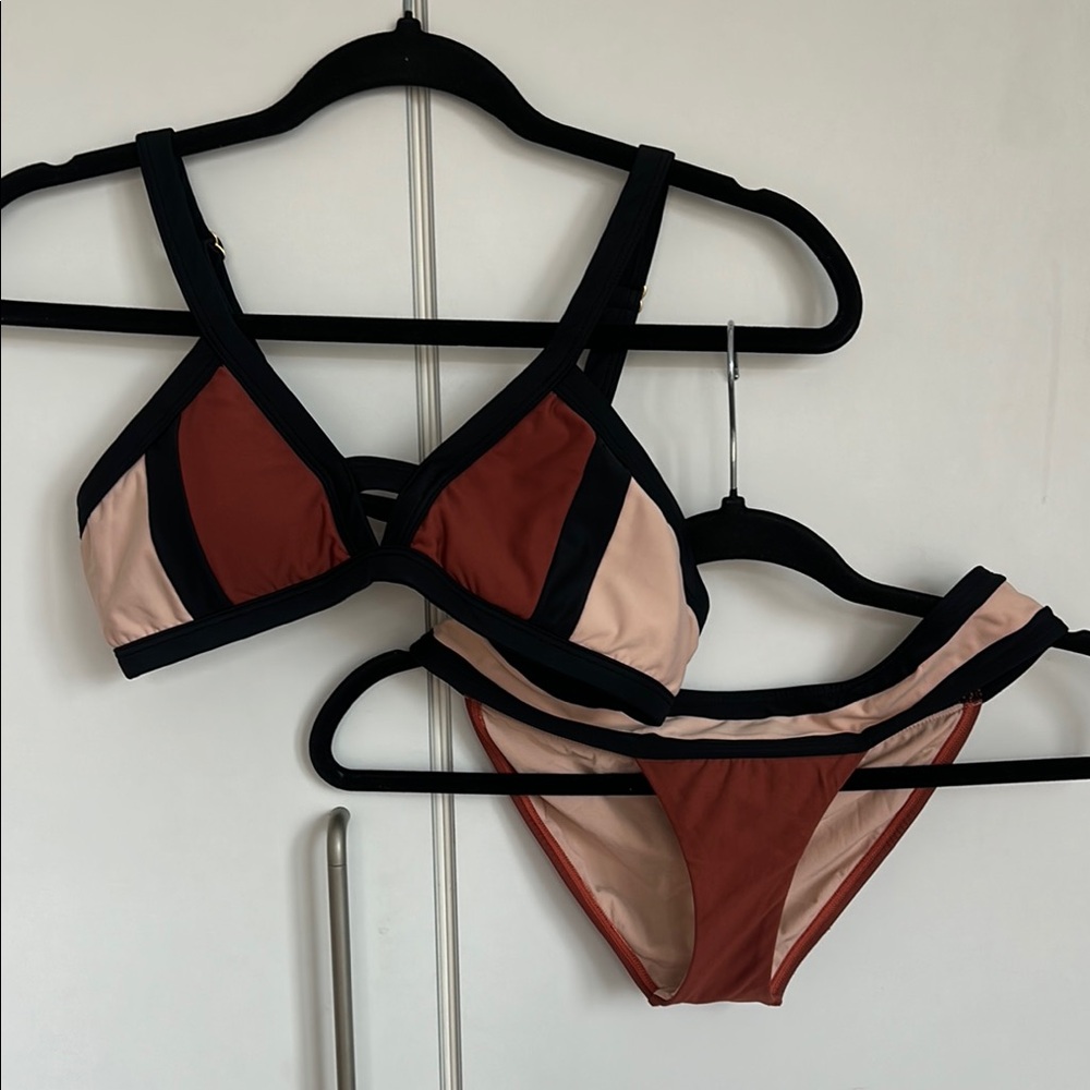 PilyQ Riviera color block bikini